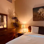 One Guest Place Elegant 1Bhk Apartment In Muscat Bay 01