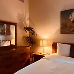 One Guest Place Elegant 1Bhk Apartment In Muscat Bay 01
