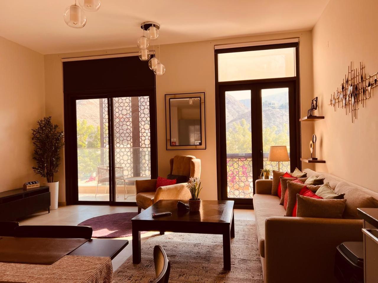 Apartment One Guest Place Elegant 1bhk In Bay 01